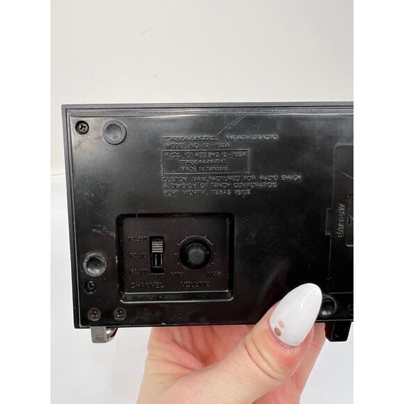 Vintage Realistic Crystal Controlled Weatheradio Radio Model 12-152A - Picture 4 of 7